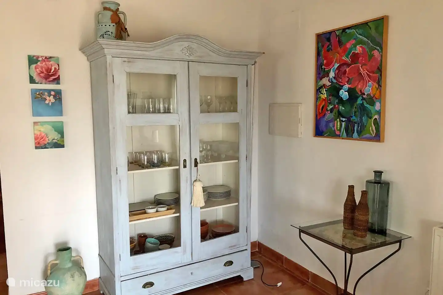 Kleiderschrank im Wohnzimmer