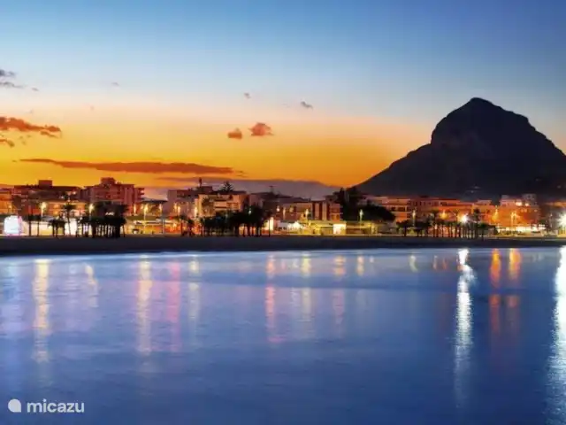Reina del Mar huren in Spanje, Costa Blanca, Jávea - villa Boulevard Arenal beach and Javea-montgo by night
