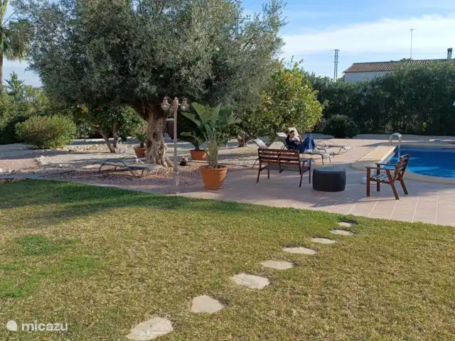 Reina del Mar huren in Spanje, Costa Blanca, Jávea - villa zicht van het het huis op (een deel van) de tuin