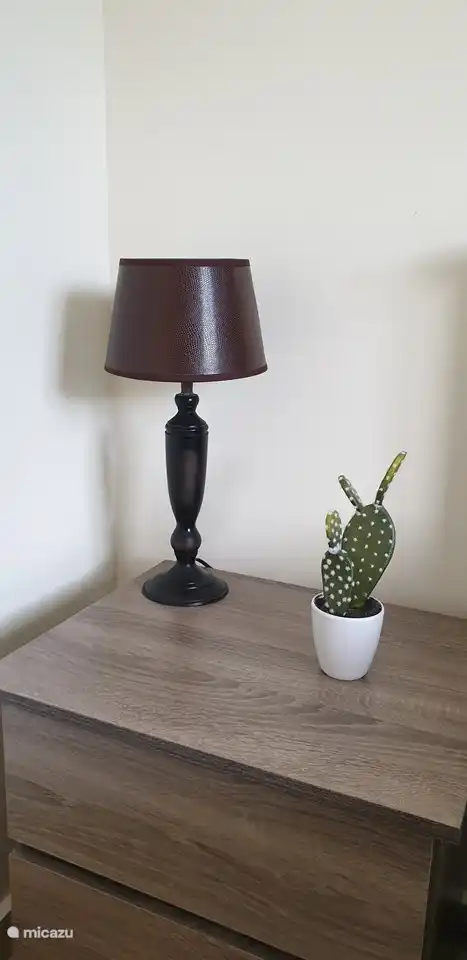 attraktiver Nachttisch