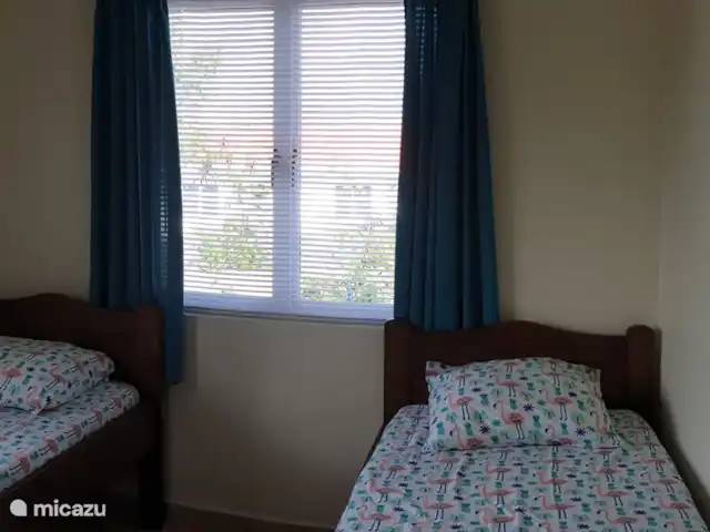 Figlie Amano *Complexe Sécurisé* | Curaçao, Banda Abou (ouest), Fontein - villa Chambre avec 2 lits simples. Luxaflex et rideaux pour les fenêtres. Climatisation