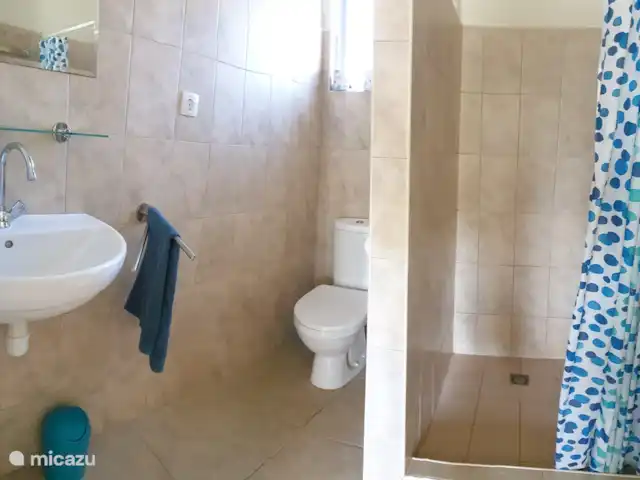 Figlie Amano *Complexe Sécurisé* | Curaçao, Banda Abou (ouest), Fontein - villa Salle de bain avec douche et eau chaude naturelle