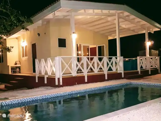 Figlie Amano *Complexe Sécurisé* | Curaçao, Banda Abou (ouest), Fontein - villa Piscine le soir