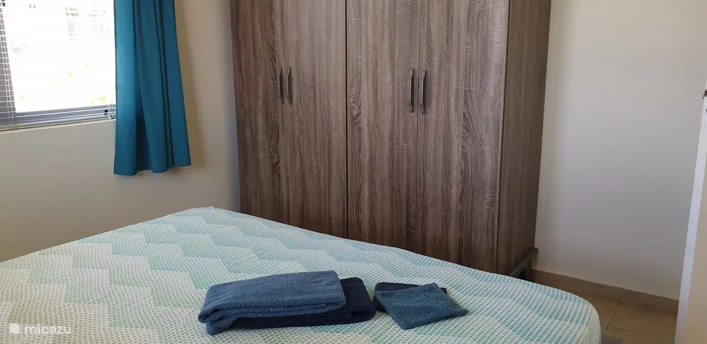 geräumiger Kleiderschrank