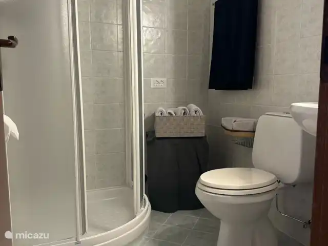 Casa Manuela | Italie, Lad Majeur, Porto Valtravaglia - maison de vacances salle de bain en bas