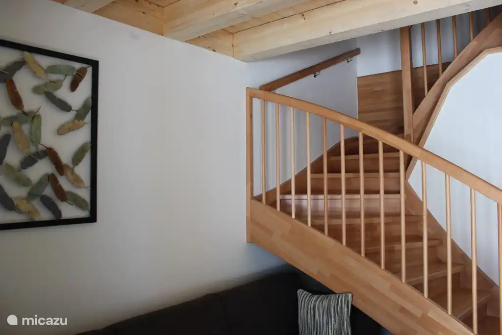 escaliers du rez-de-chaussée au premier étage