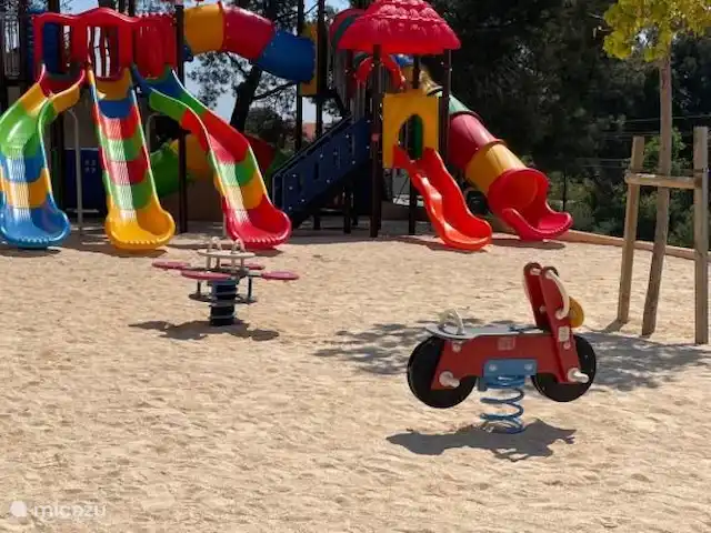 Mobilhome Saint Raphael Cote D Azur | France, Côte d'Azur, Boulouris - mobil-home aire de jeux avec cage d'escalade
