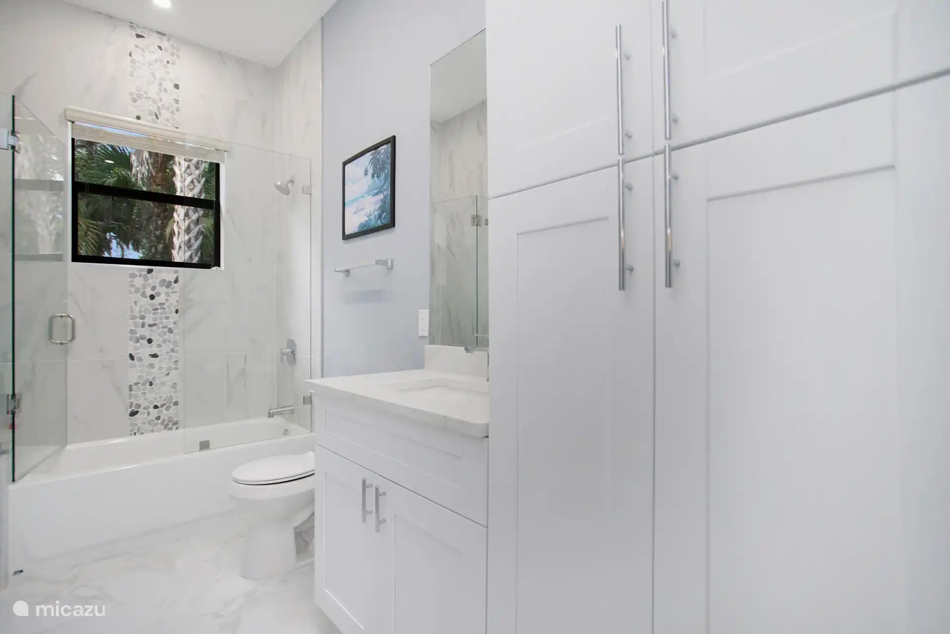 Das dritte Badezimmer liegt zwischen dem dritten und vierten Schlafzimmer