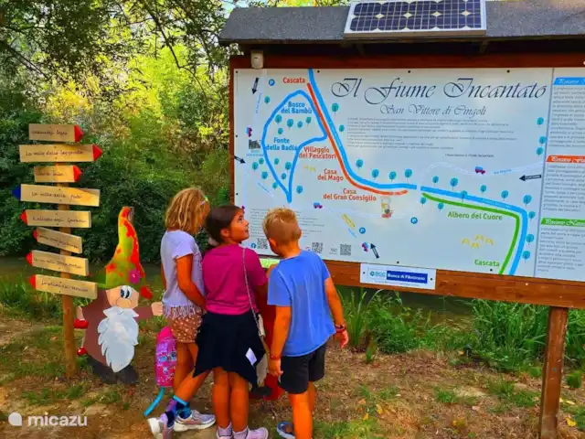 A Casa Cingoli Noce | Italie, Marche, Cingoli - appartement Il fiume incantato, ou le chemin des gnomes. Un parcours pédestre ludique pour les enfants à seulement 2 min. de notre Casa