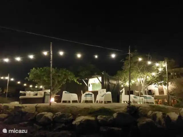 A Casa Cingoli Noce | Italie, Marche, Cingoli - appartement bar le soir