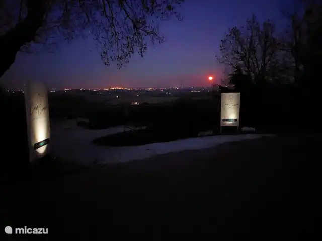 A Casa Cingoli Noce | Italie, Marche, Cingoli - appartement Entrée de nuit