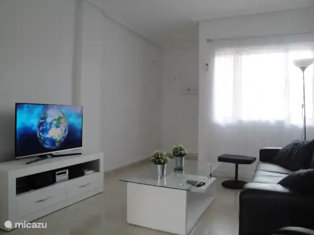 appartement huren in Spanje, Costa Blanca, Torrevieja – Casa Batala woonkamer met airco