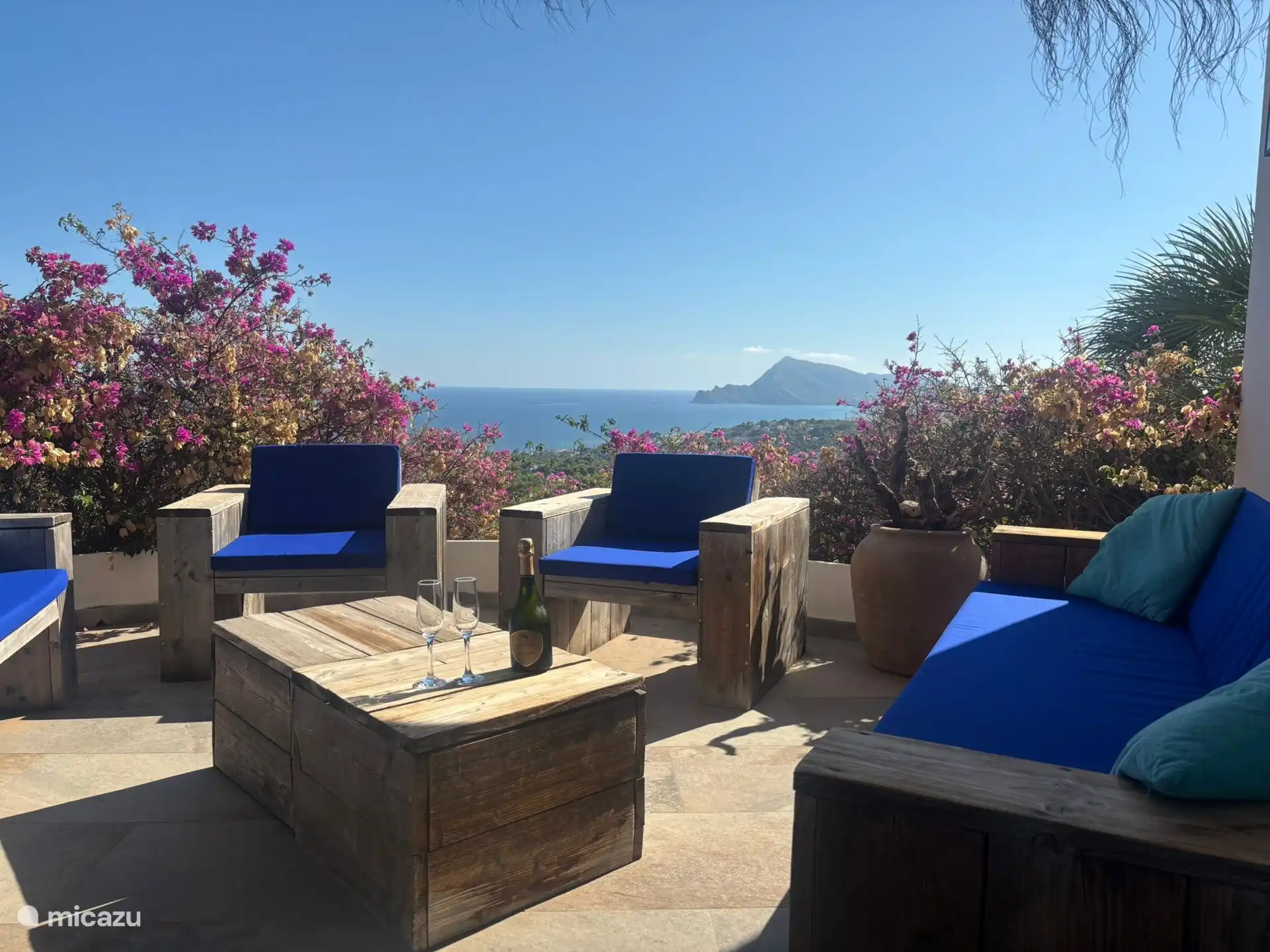 One of the 5 terraces with beautiful views of the sea, Altea, Albir and Benidorm