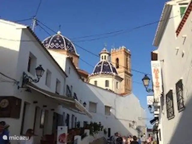 El Xoriguer en España, Costa Blanca, Altea - villa el casco antiguo de Altea con su famosa iglesia