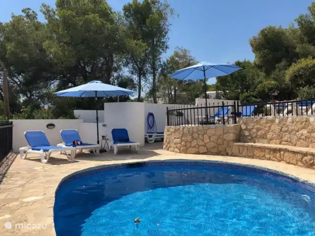 El Xoriguer en España, Costa Blanca, Altea - villa dos terrazas junto a la piscina