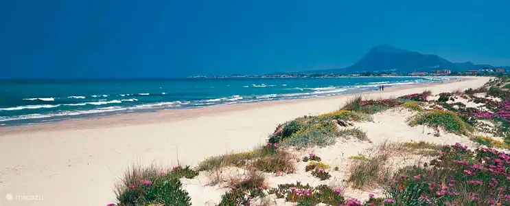 Strand bij Denia.