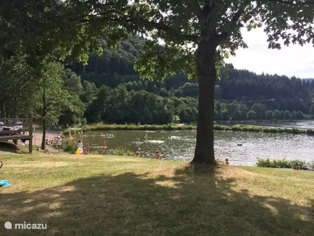 Casa Am Kreuzberg en Alemania, Sauerland, Niedersfeld - Winterberg - casa vacacional ¡A solo 200 m a pie del lago!