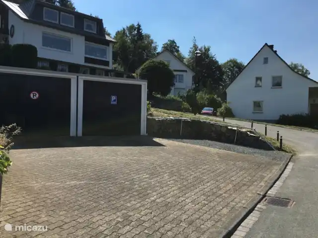 Casa Am Kreuzberg en Alemania, Sauerland, Niedersfeld - Winterberg - casa vacacional amplio espacio de estacionamiento con garaje