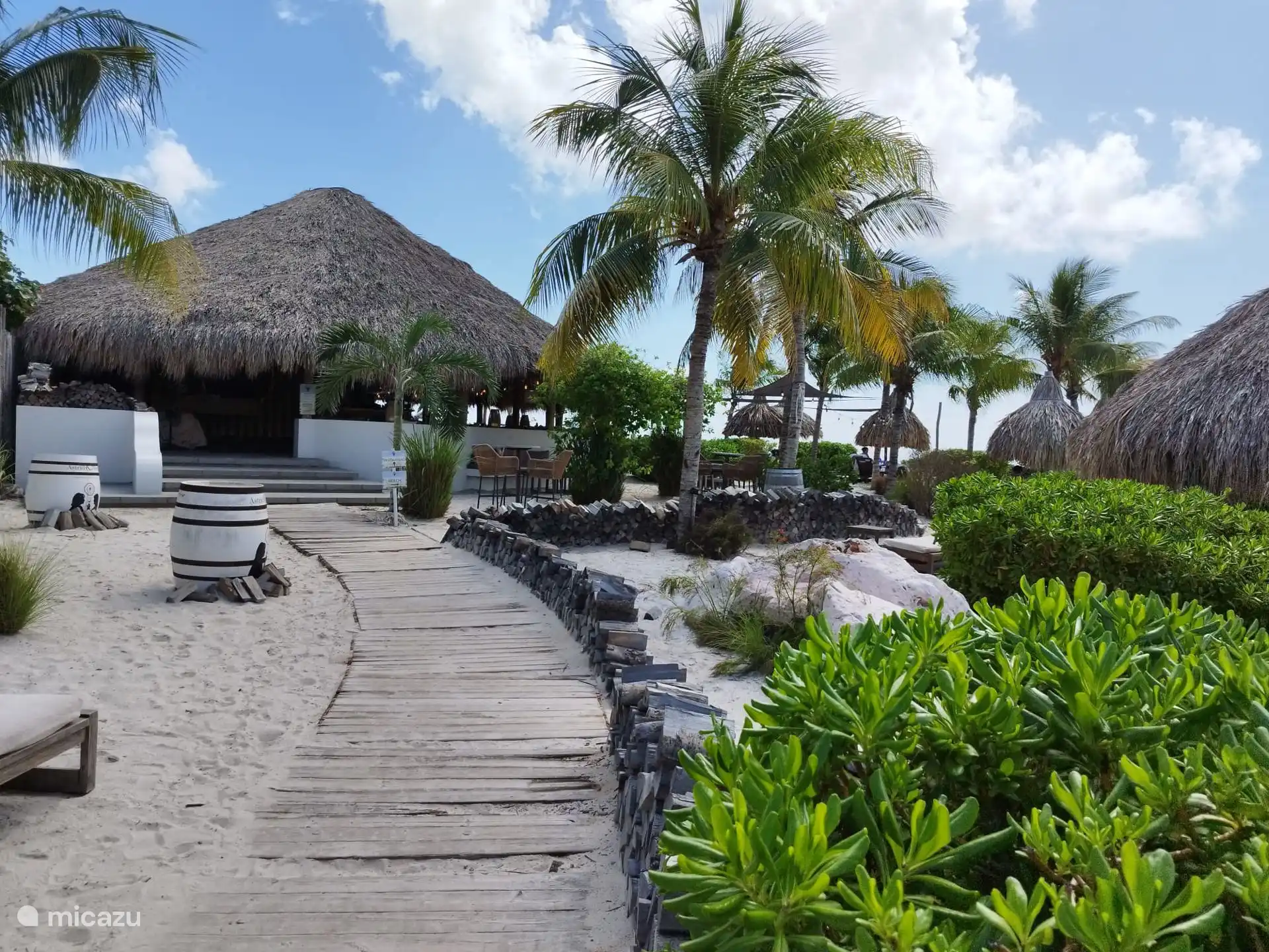 Braas Boer restaurant bij het Blue Bay strand.