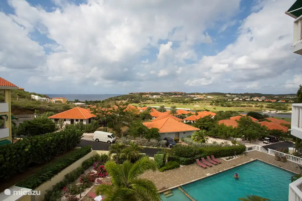 Het uitzicht vanaf het balkon