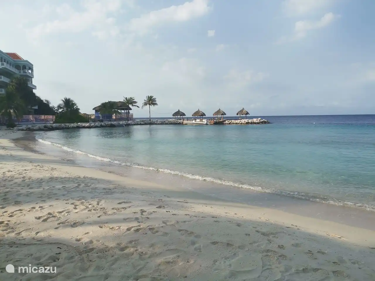 Blue Bay Beach, gratis toegankelijk voor onze gasten.