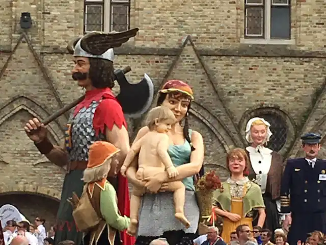 appartement huren in België, Belgische Kust, Nieuwpoort – Residentie Astrid Reuzen en heksen  , nieuwpoort heeft ze allemaal