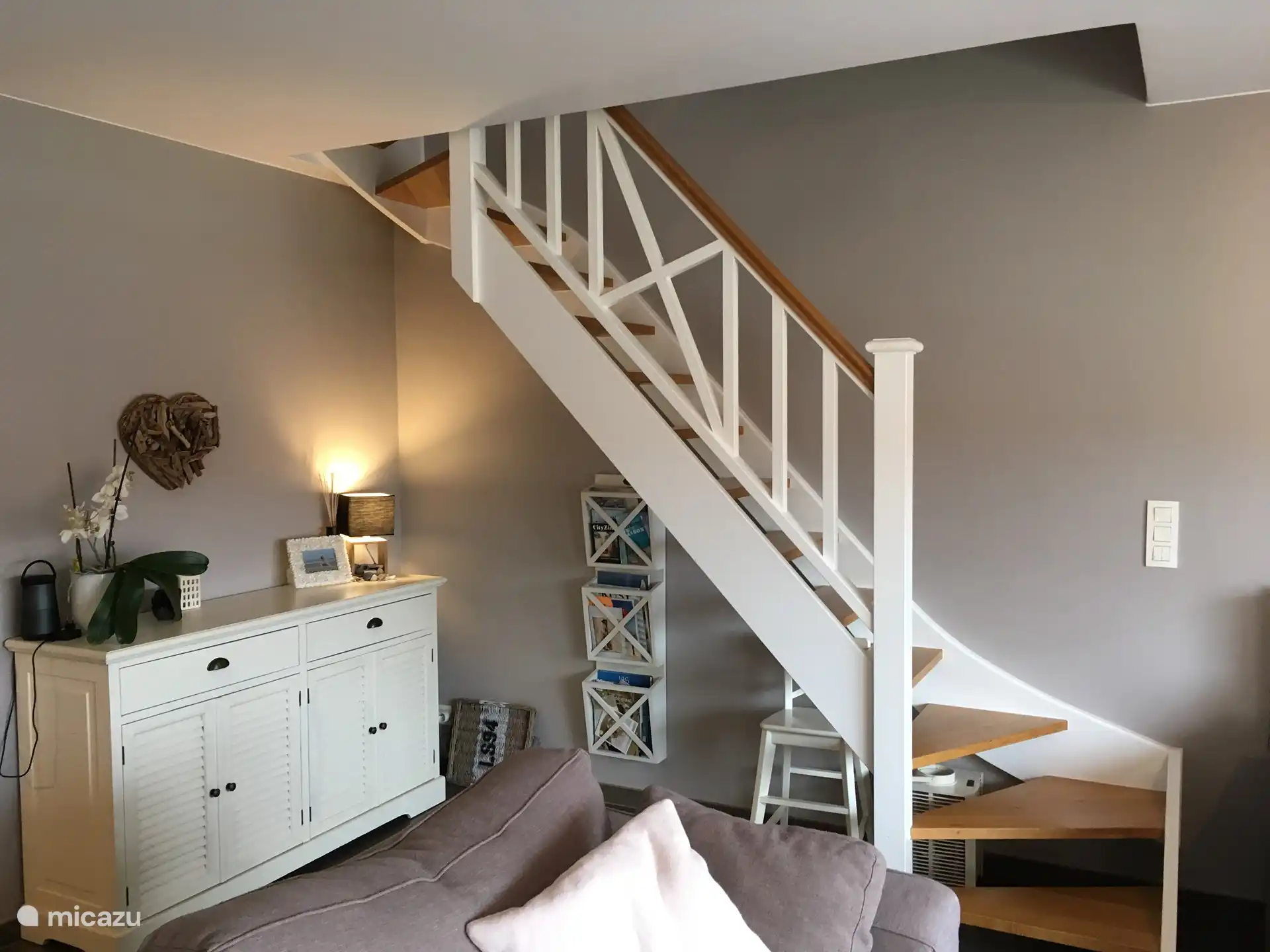 Dúplex, escaleras a dormitorio 2 y 3 y baño 