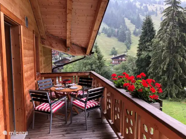 Le Charme - 250 metros de las pistas en Suiza, Valais, Morgins - apartamento balcón 2 verano