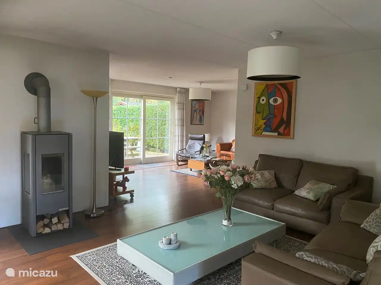 1. Sitzecke mit Holzofen