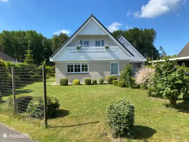 Location de Vacances Pays-Bas, Flevoland, Zeewolde, villa - The Dutch Green View Villa devant en été