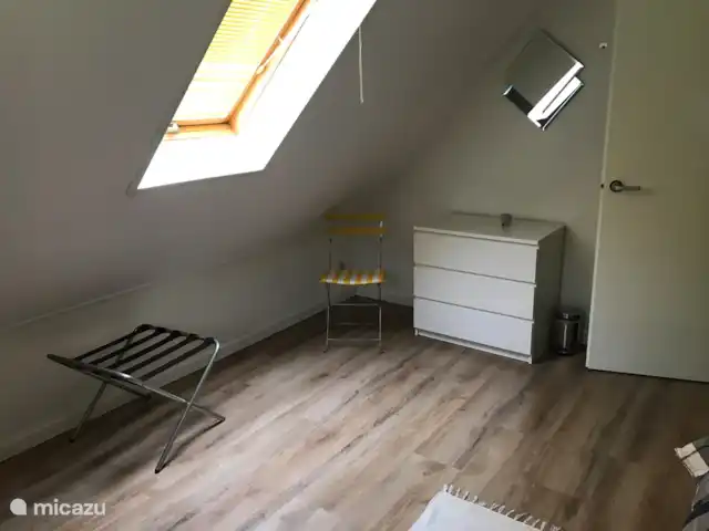 Location de Vacances Pays-Bas, Flevoland, Zeewolde, villa - The Dutch Green View Villa 3ème chambre derrière
2 x sommiers tapissiers 1 personne
