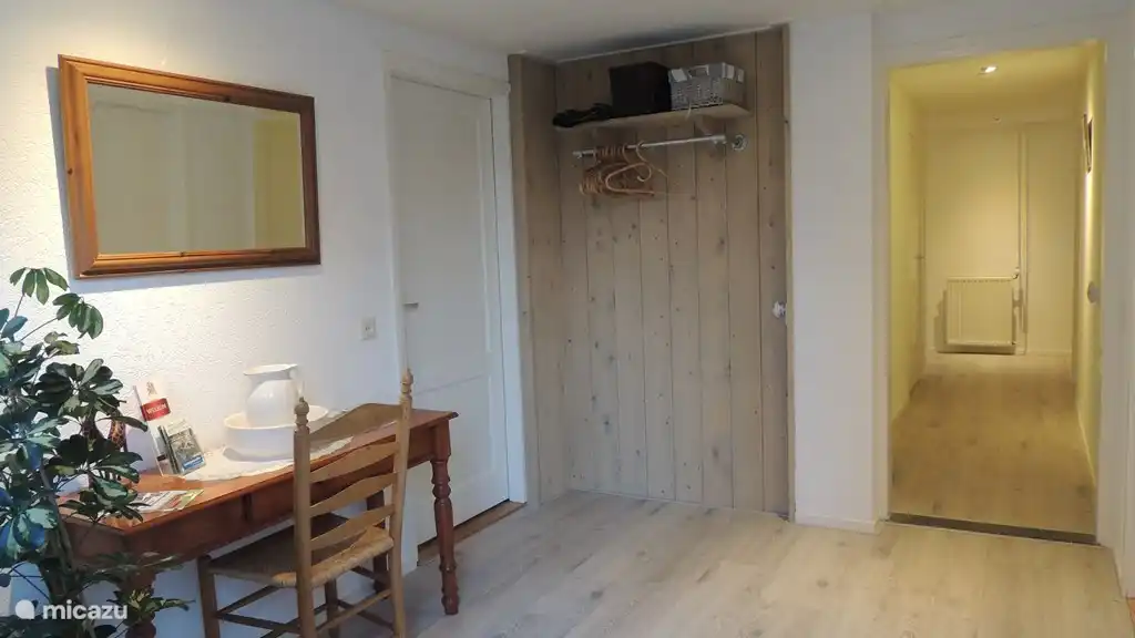 Entrée avec entrée privée.