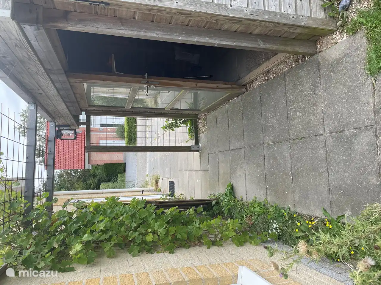 Scheune mit Gartentor