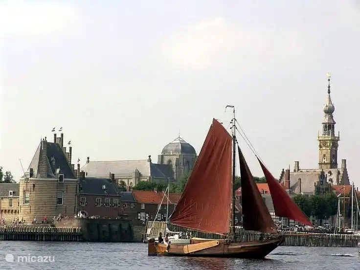 Blick auf Veere vom Veerse See.