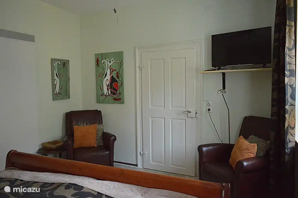 Smart TV with DVD and radio