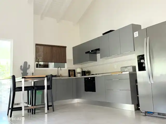Villa Locabana Curaçao | Curaçao, Banda Ariba (est), Jan Thiel - villa Cuisine entièrement équipée comprenant lave-vaisselle, four, grand réfrigérateur, micro-ondes et machine à café filtre.