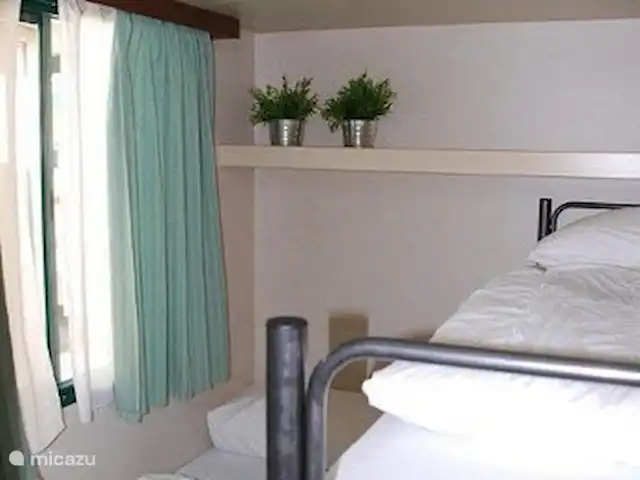 Casa móvil, junto al mar en la Toscana en Italia, Toscana, Viareggio - casa vacacional dormitorio 2 con literas y cama normal