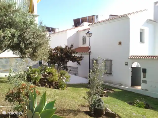 Samarkanda huren in Spanje, Andalusië, Rincón de la Victoria - geschakelde woning Voor de deur is een voetgangersgebied.