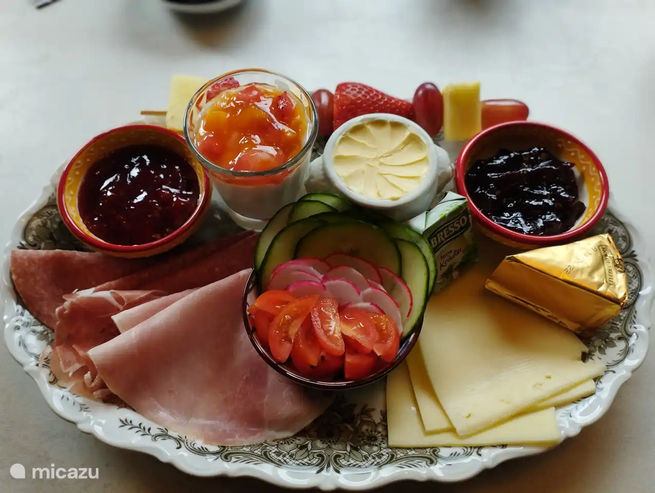 El desayuno es posible por 12,50 por persona y día.