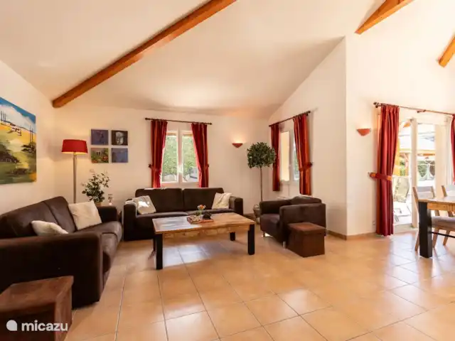 Villa Vivre | France, Ardèche, Vallon-Pont-d'Arc - villa Le salon spacieux