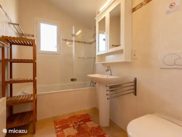 Villa Vivre | France, Ardèche, Vallon-Pont-d'Arc - villa Salle de bain à l'étage