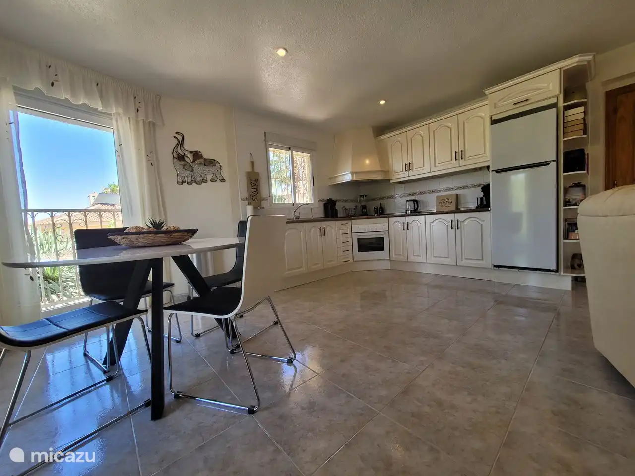 Cocina totalmente equipada, totalmente equipada.