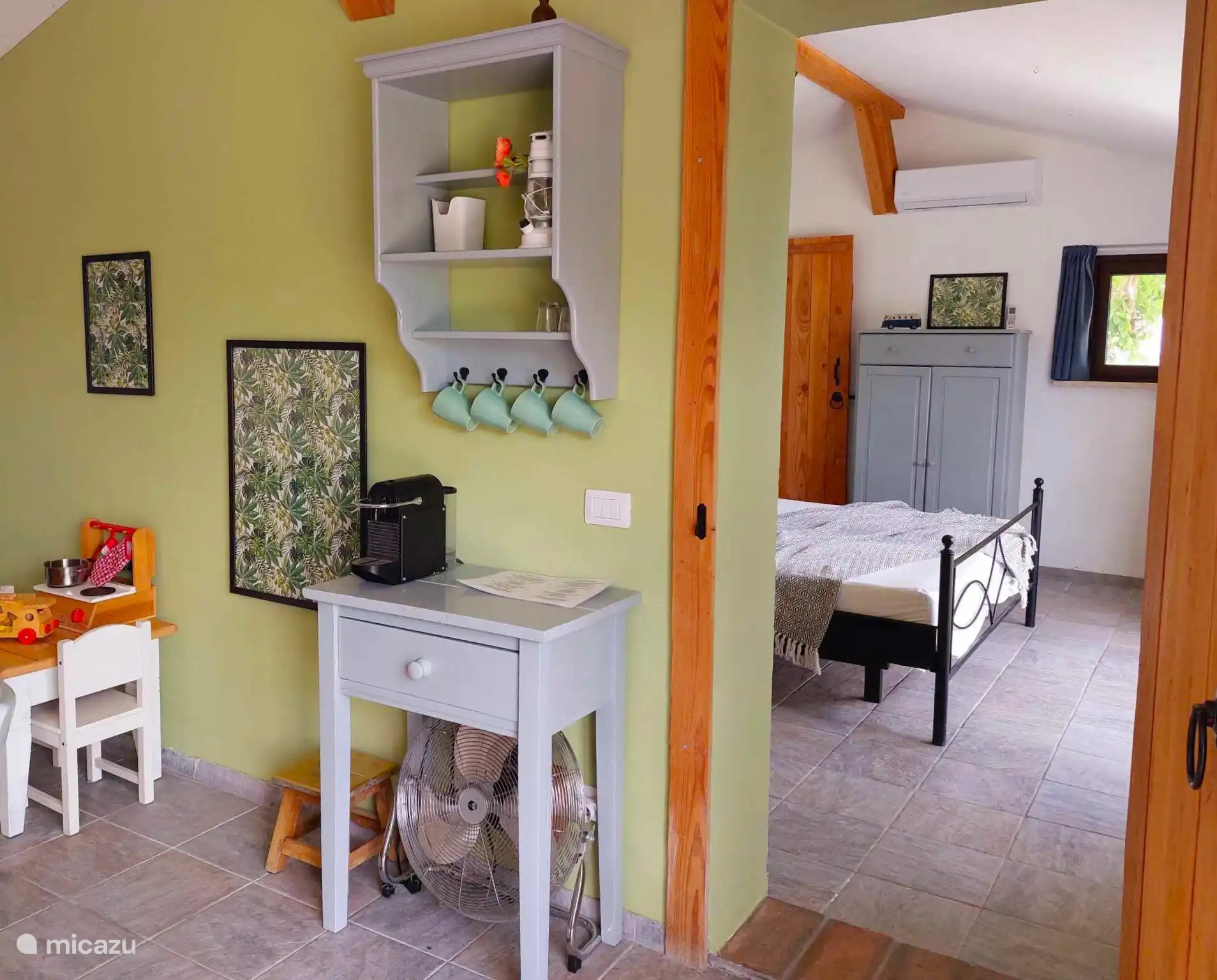 Wohnbereich zum Hauptschlafzimmer