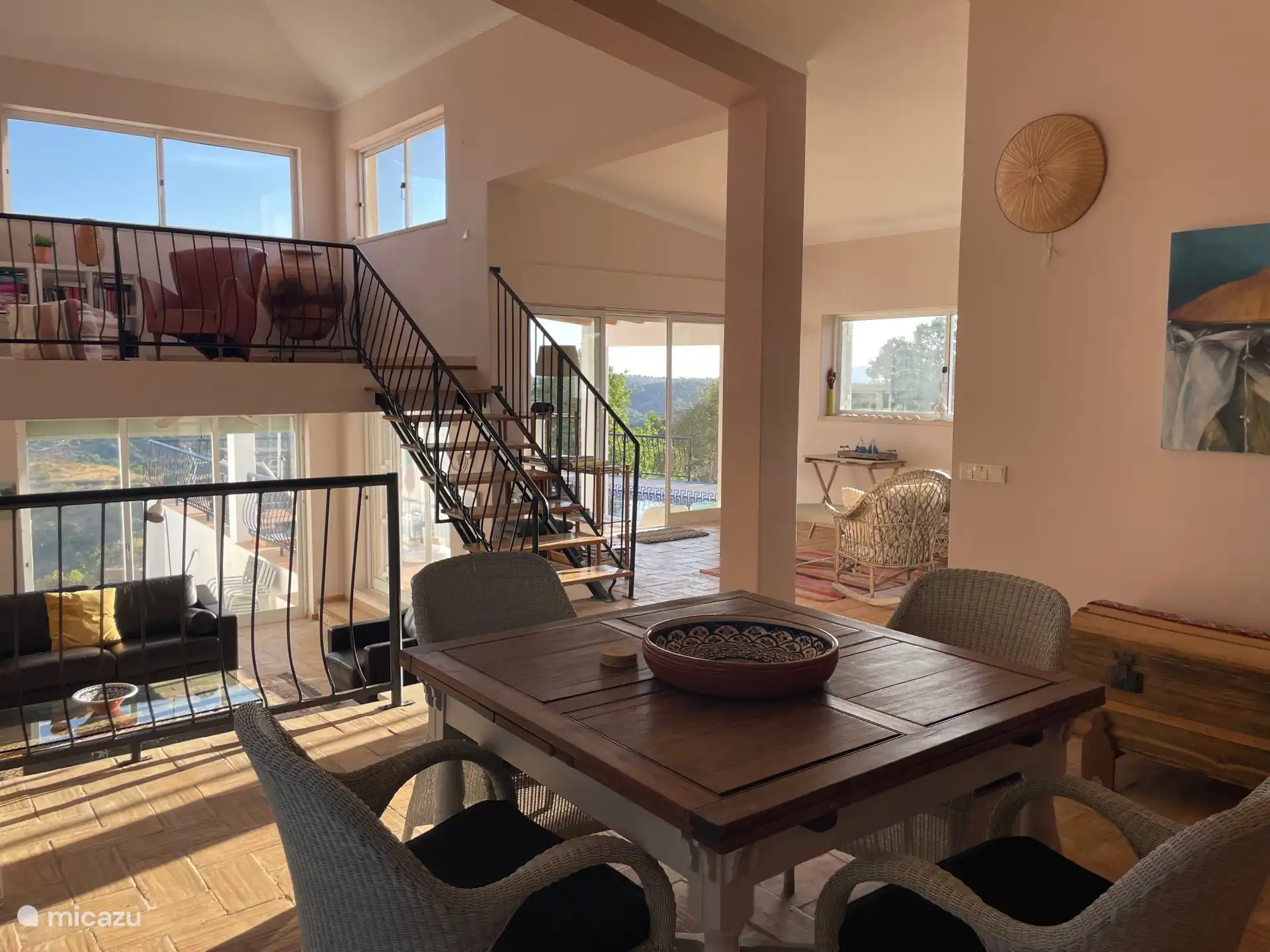 Die Casa ist eine komfortable, sehr helle Villa auf zwei Ebenen