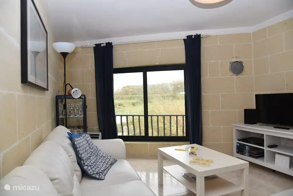 Rent Central Studio Apartment In Valletta Malta Micazu