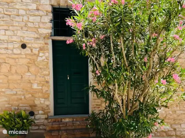Oléandro | Italie, Marche, Arcevia - appartement Porte d'entrée Oléandro