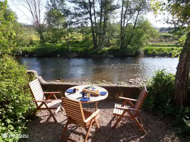 Maison de la rivière | France, Yonne, Saint-Père-sous-Vézelay - maison de vacances Petit déjeuner au bord de la rivière