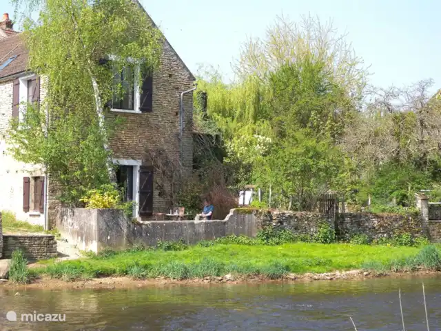 Maison de la rivière | France, Yonne, Saint-Père-sous-Vézelay - maison de vacances Le côté fleuve