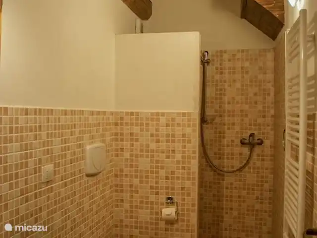 appartement huren in Italië, Marche, Arcevia – Papavero badkamer