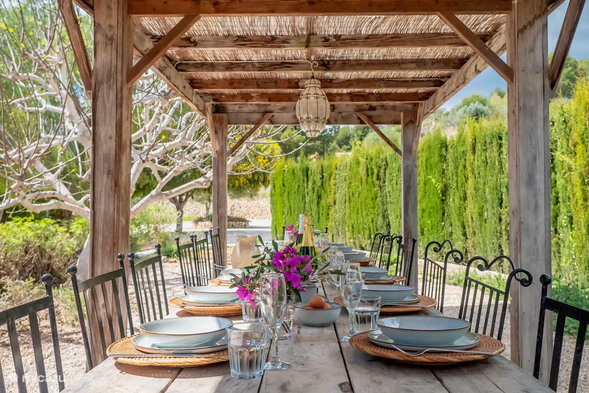 Esstisch für den Außenbereich